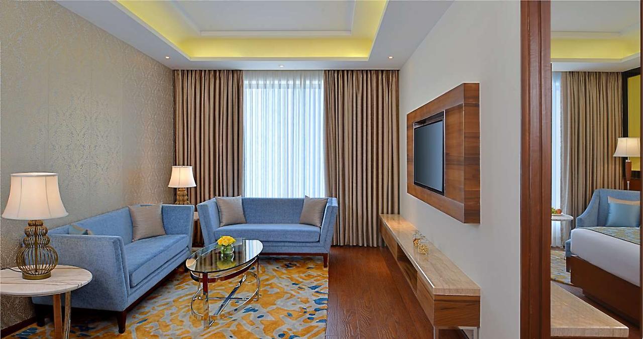 Отель Radisson Гвалиор Экстерьер фото