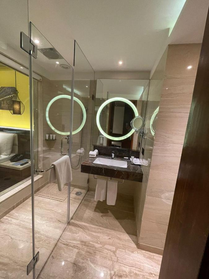 Отель Radisson Гвалиор Экстерьер фото