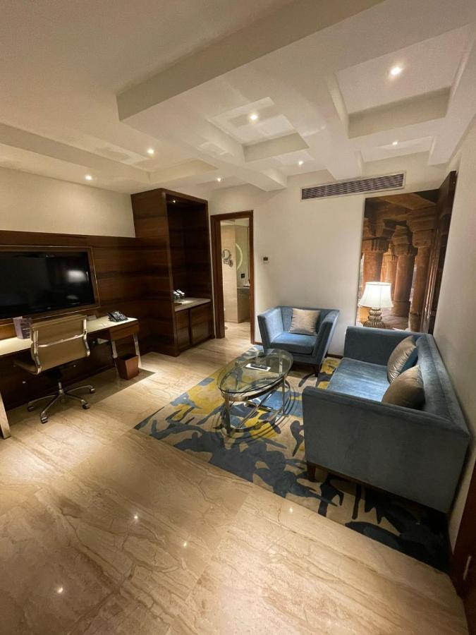 Отель Radisson Гвалиор Экстерьер фото